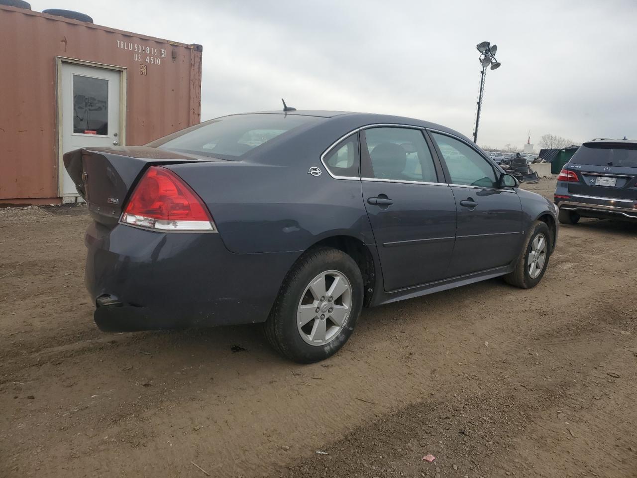 2009 Chevrolet Impala - Image 3