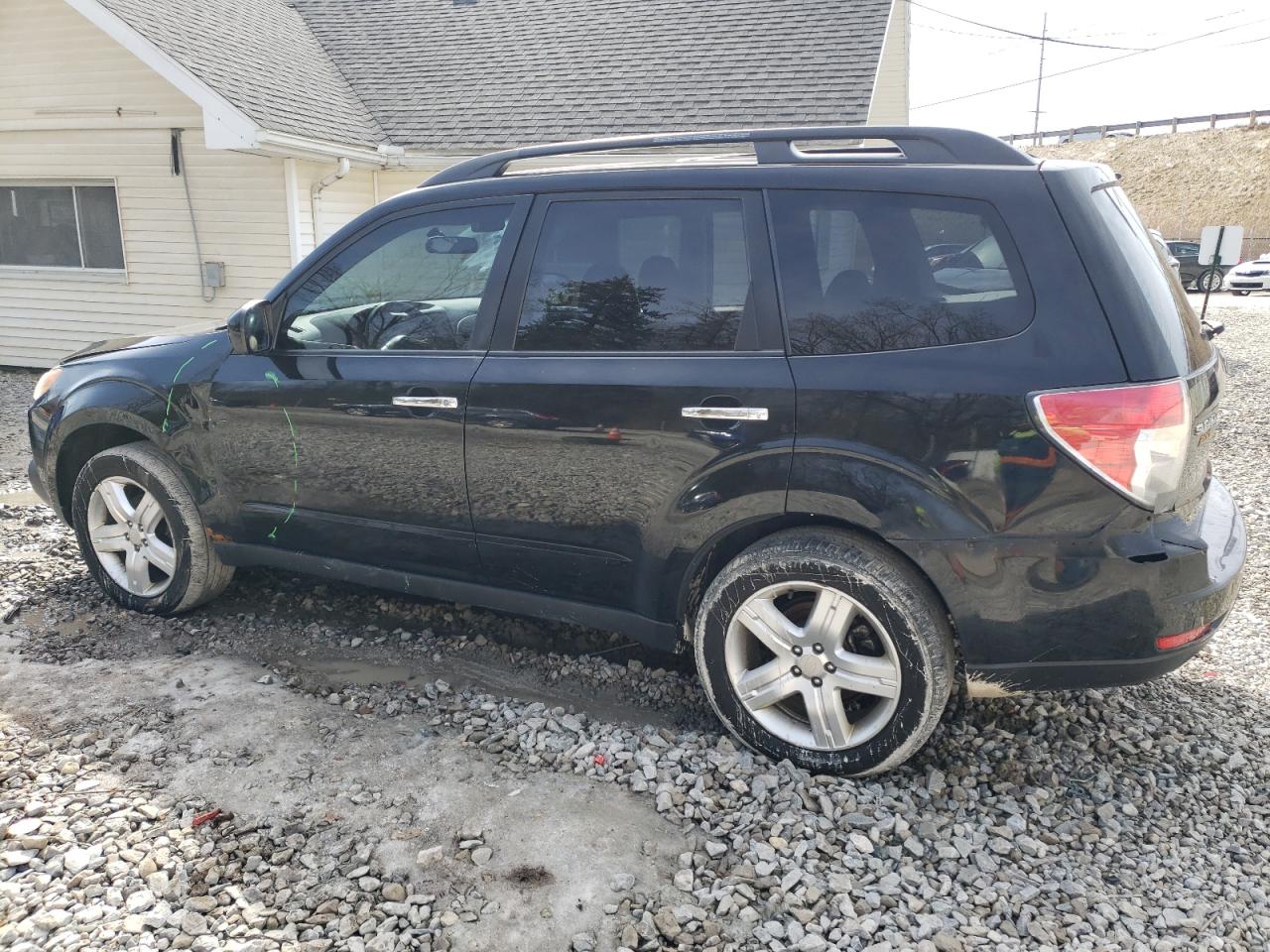 2009 Subaru Forester - Image 2