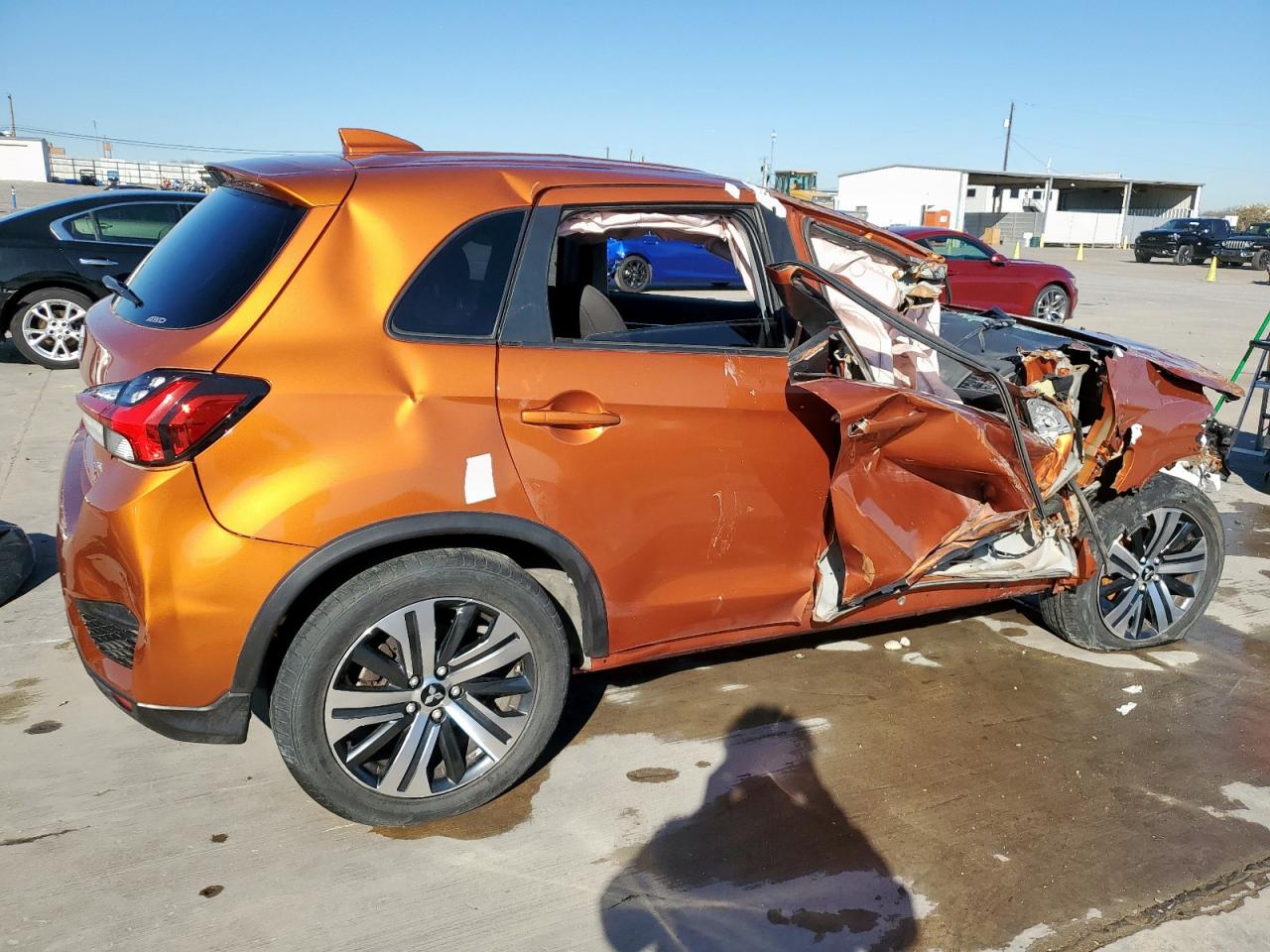 2020 Mitsubishi Outlander - Image 3