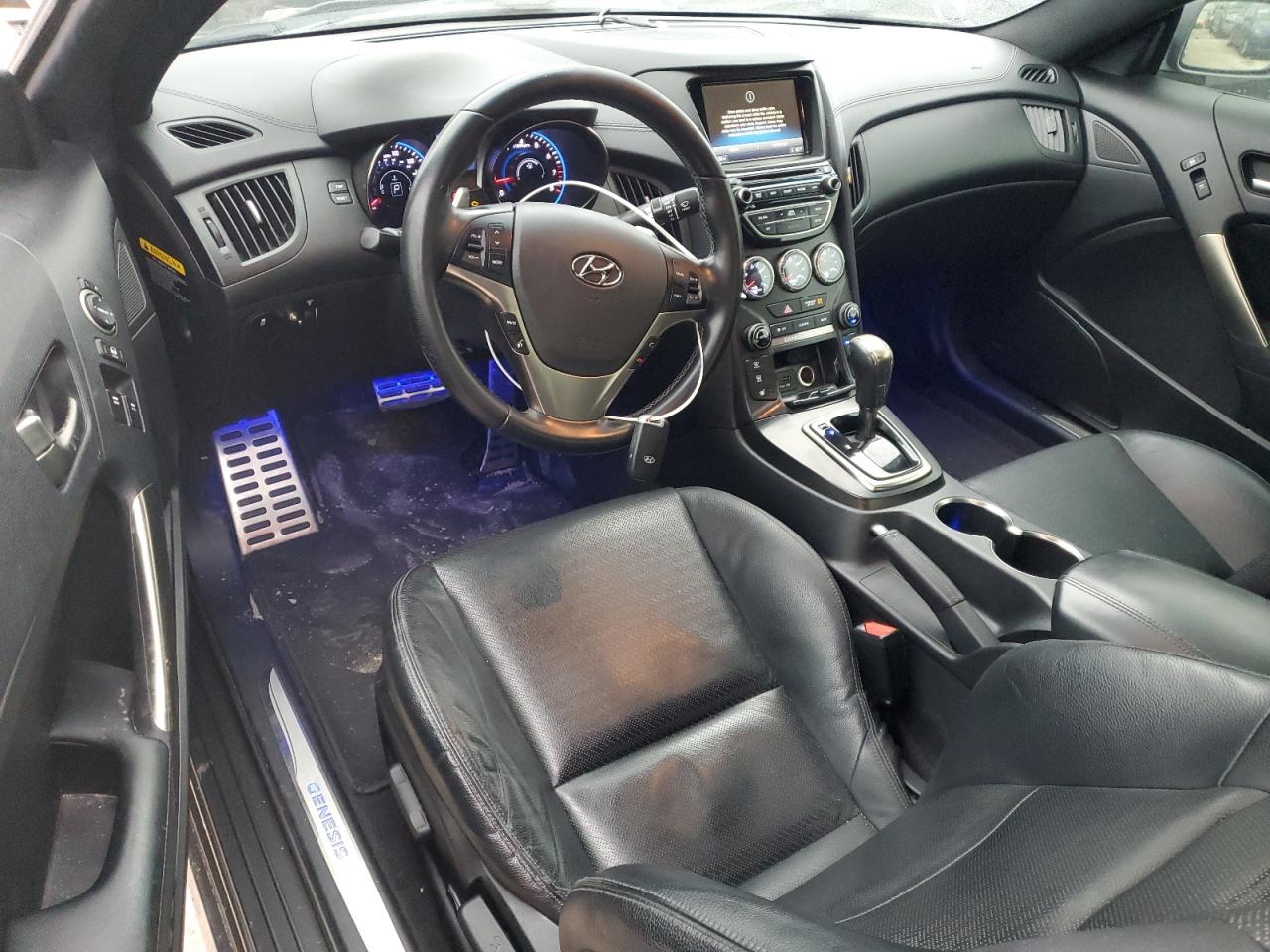 2015 Hyundai Genesis - Image 8