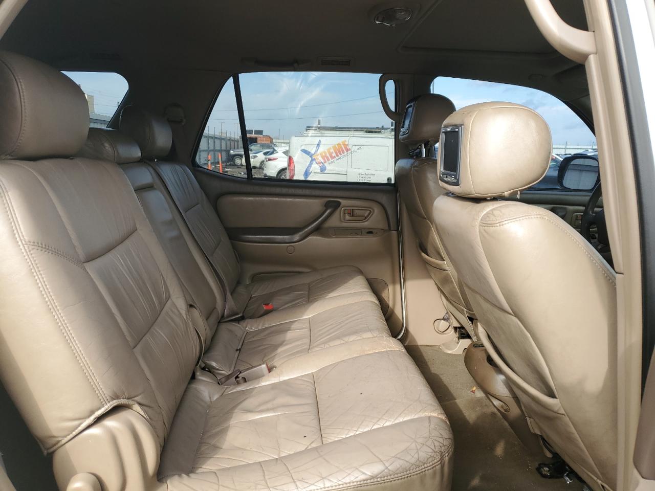 2003 Toyota Sequoia - Image 11