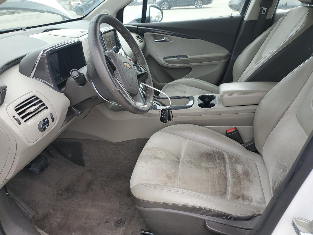 2014 Chevrolet Volt - Image 7