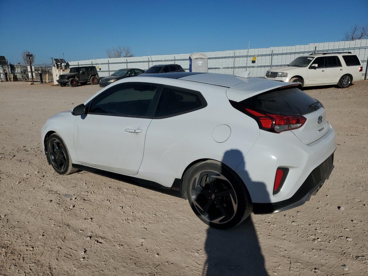 2020 Hyundai Veloster - Image 2