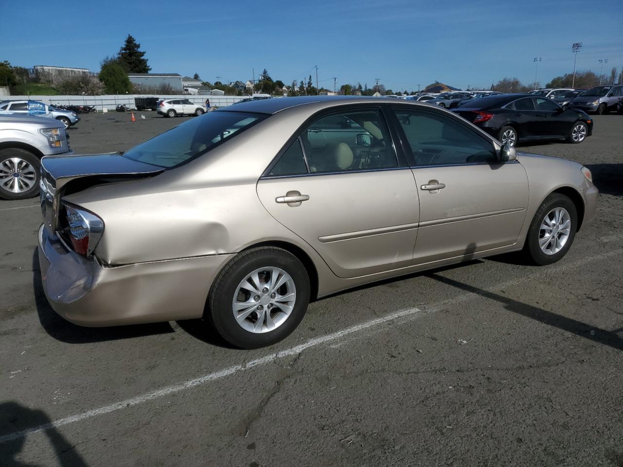2004 Toyota Camry - Image 3