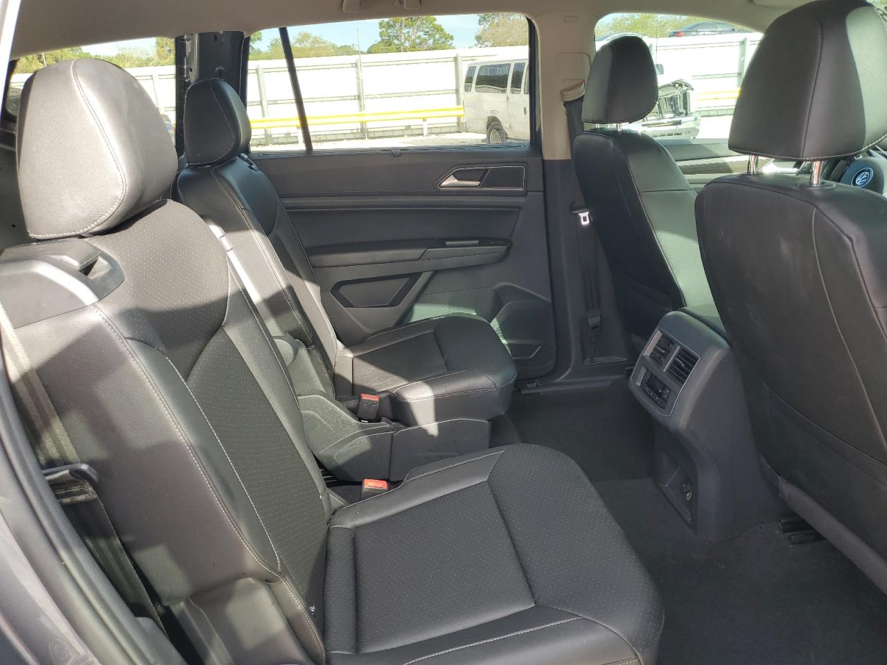 2019 Volkswagen Atlas - Image 11