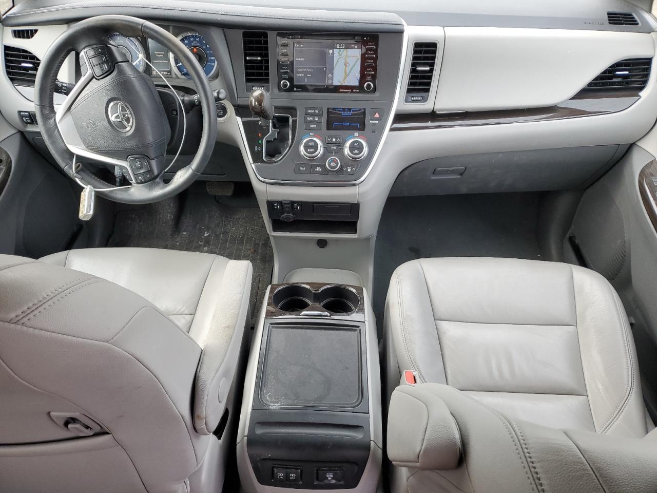 2019 Toyota Sienna - Image 8