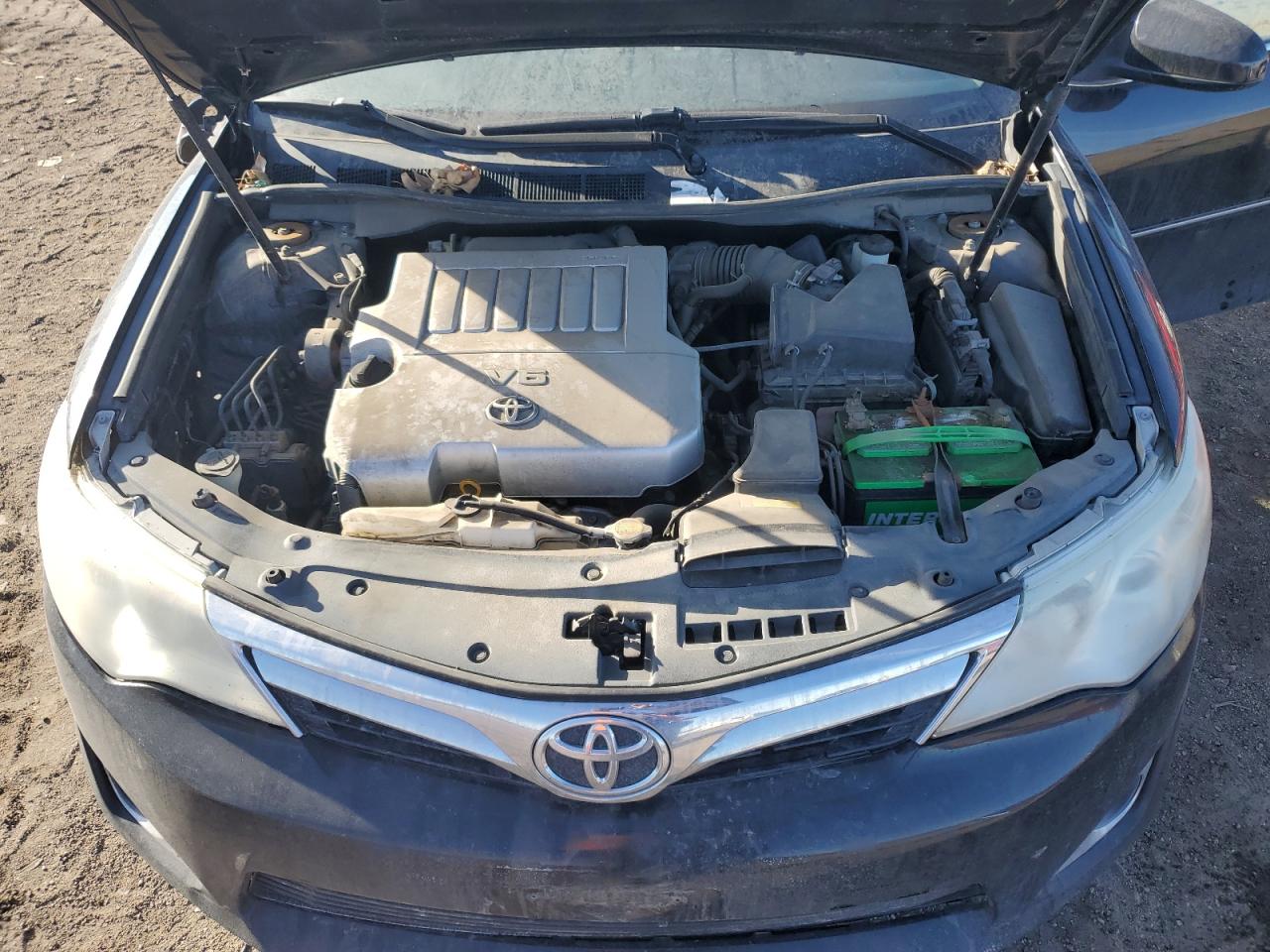 2012 Toyota Camry - Image 11