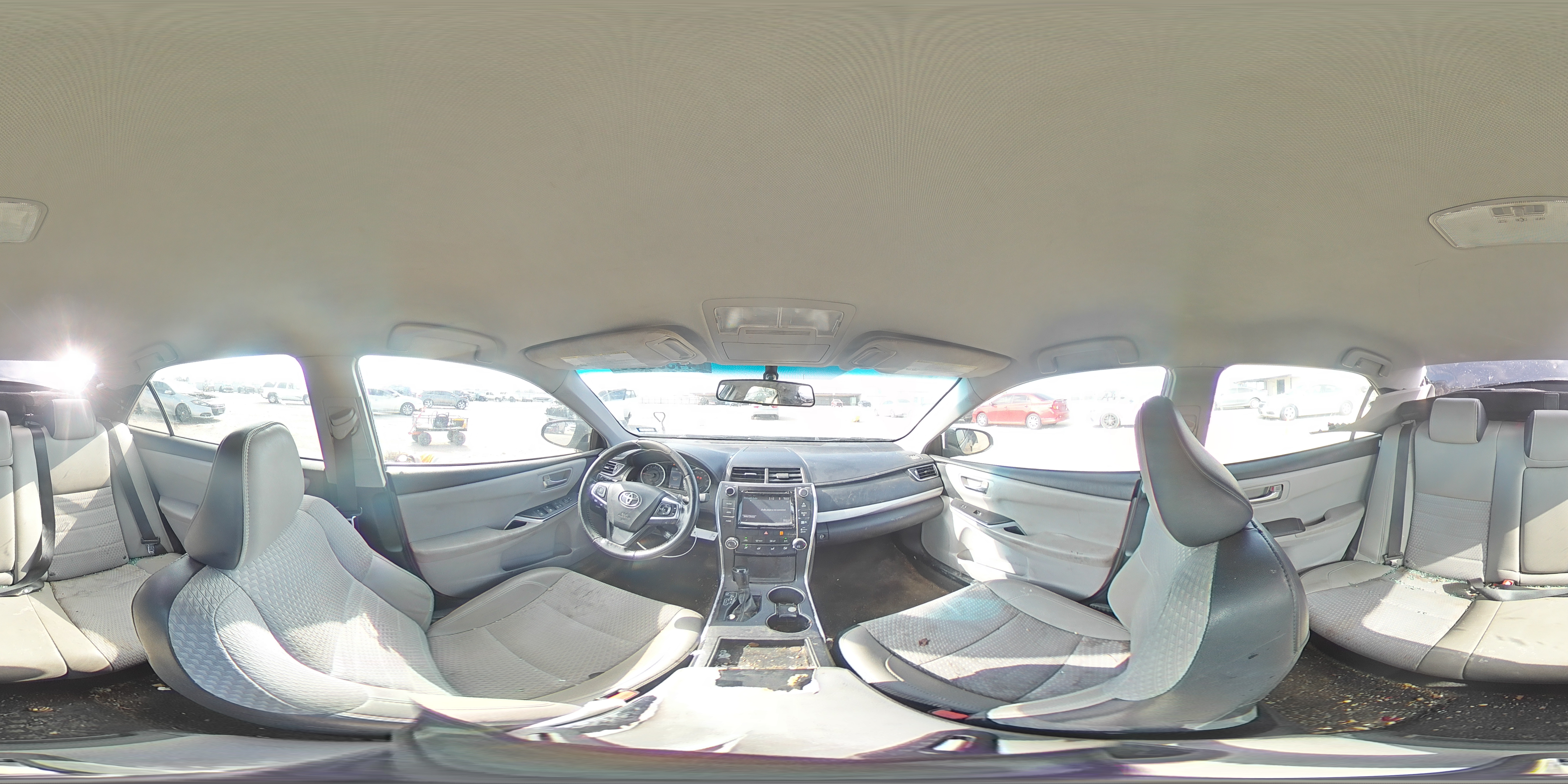 2015 Toyota Camry - Image 13
