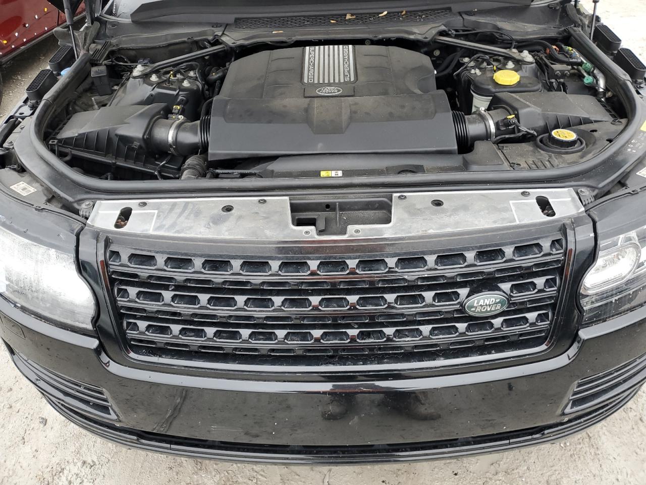 2015 Land Rover Range Rover - Image 12