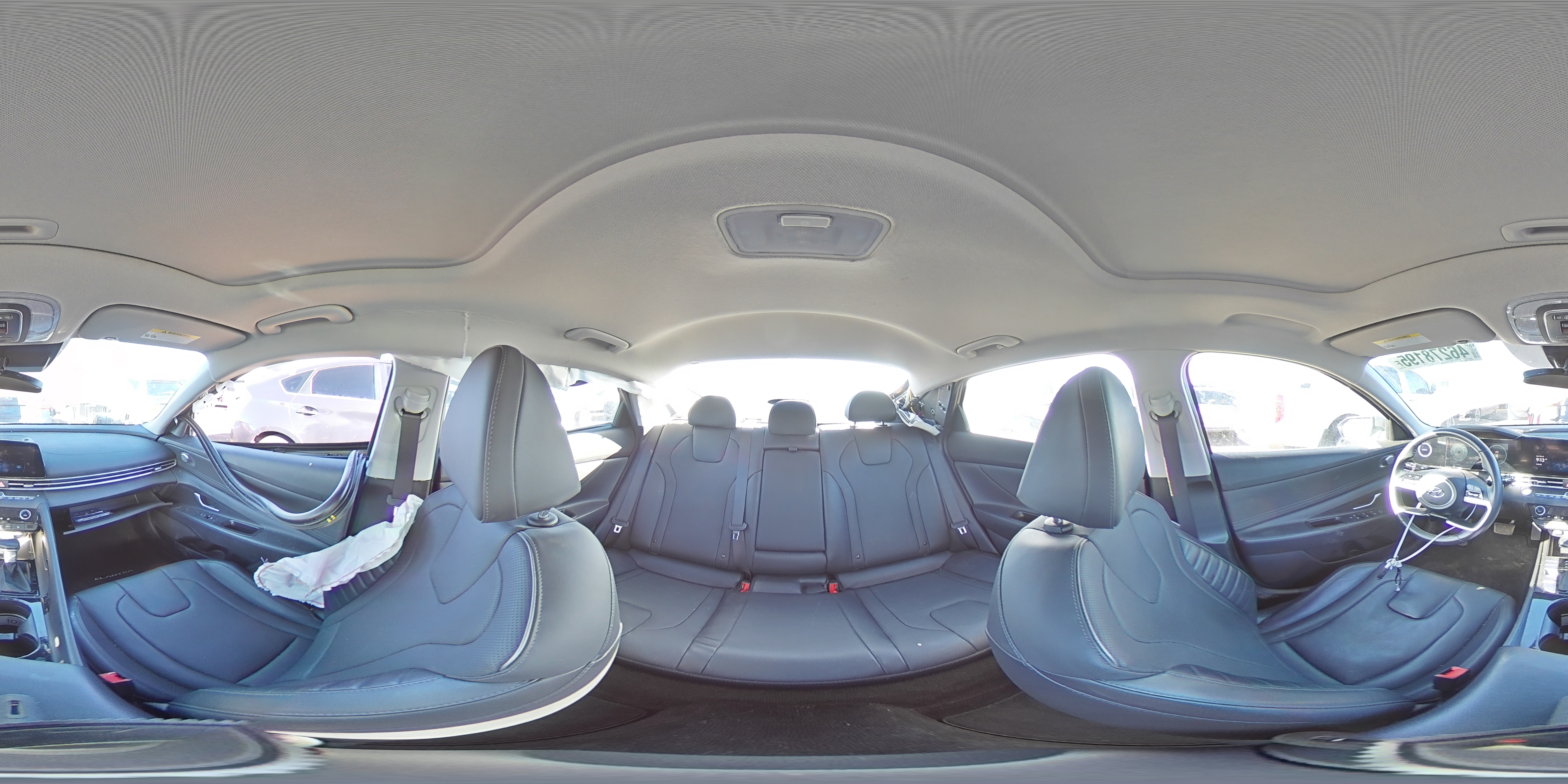 2022 Hyundai Elantra - Image 12