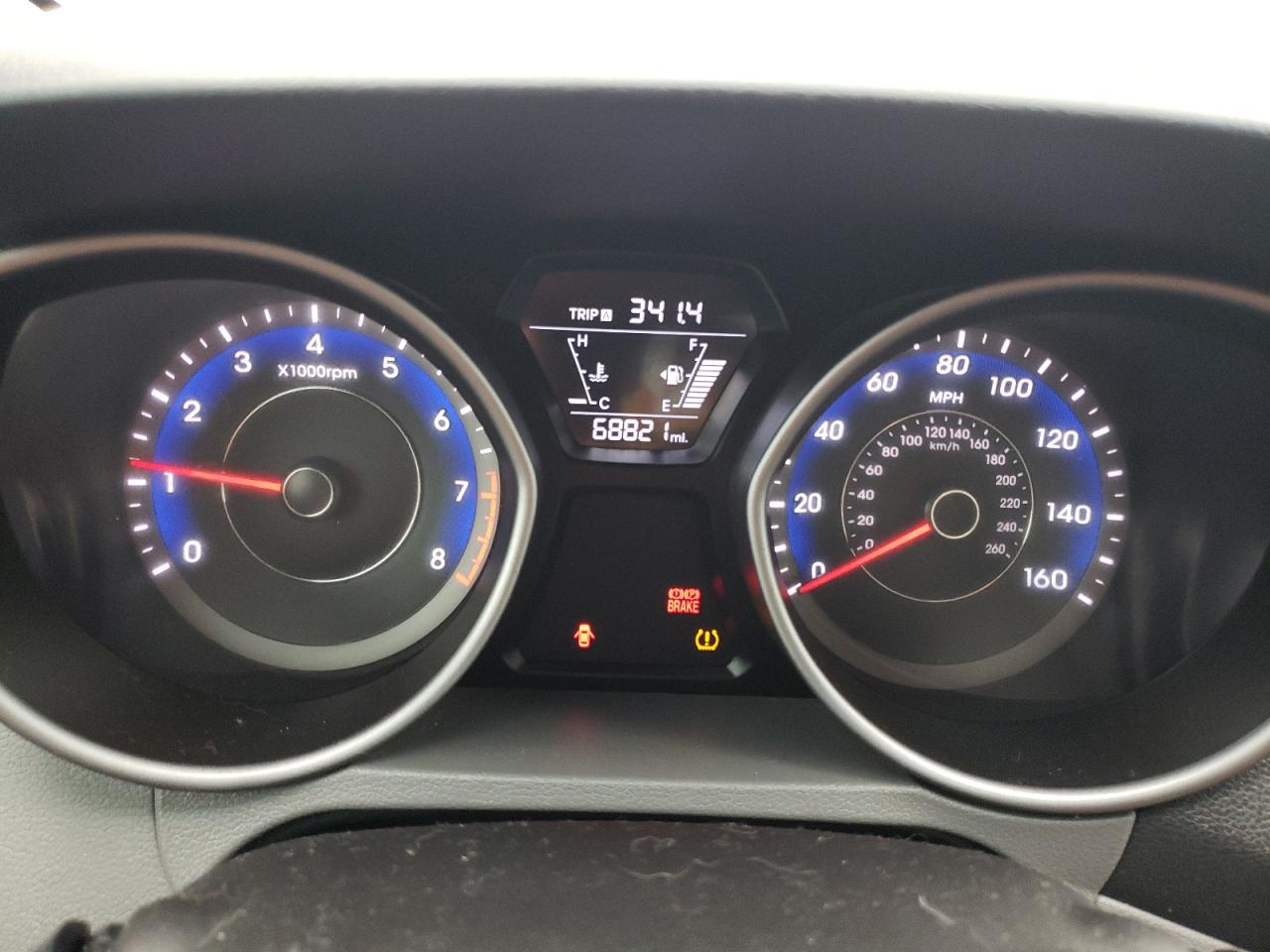 2015 Hyundai Elantra - Image 9