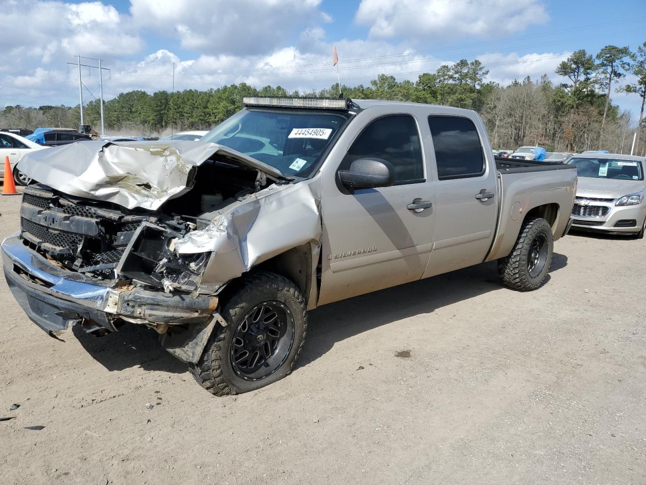 2009 Chevrolet Silverado - Image 1