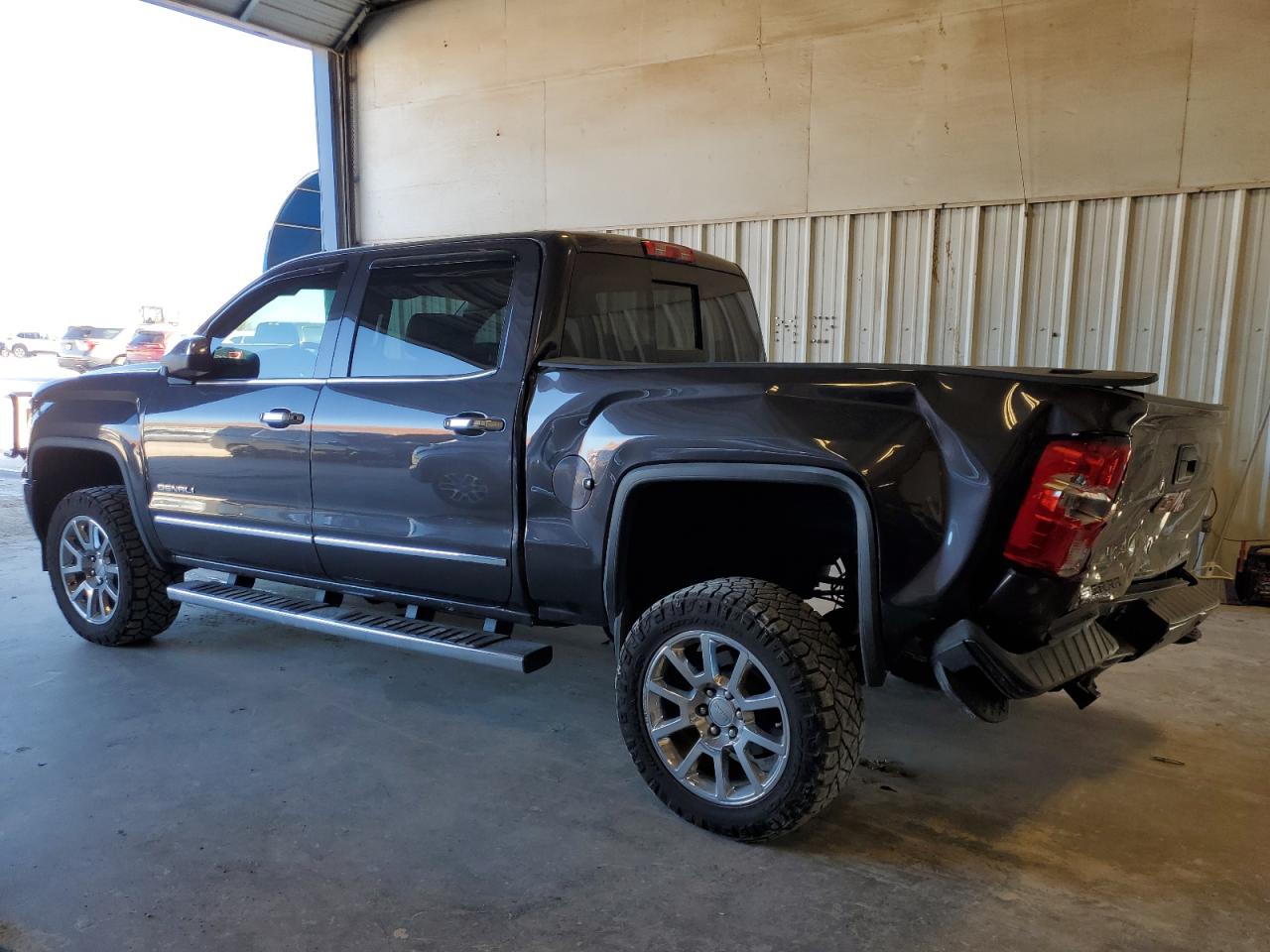 2014 GMC Sierra - Image 2
