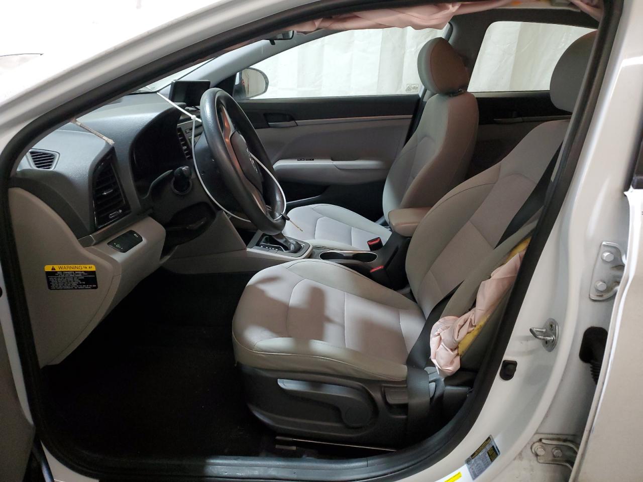 2017 Hyundai Elantra - Image 7