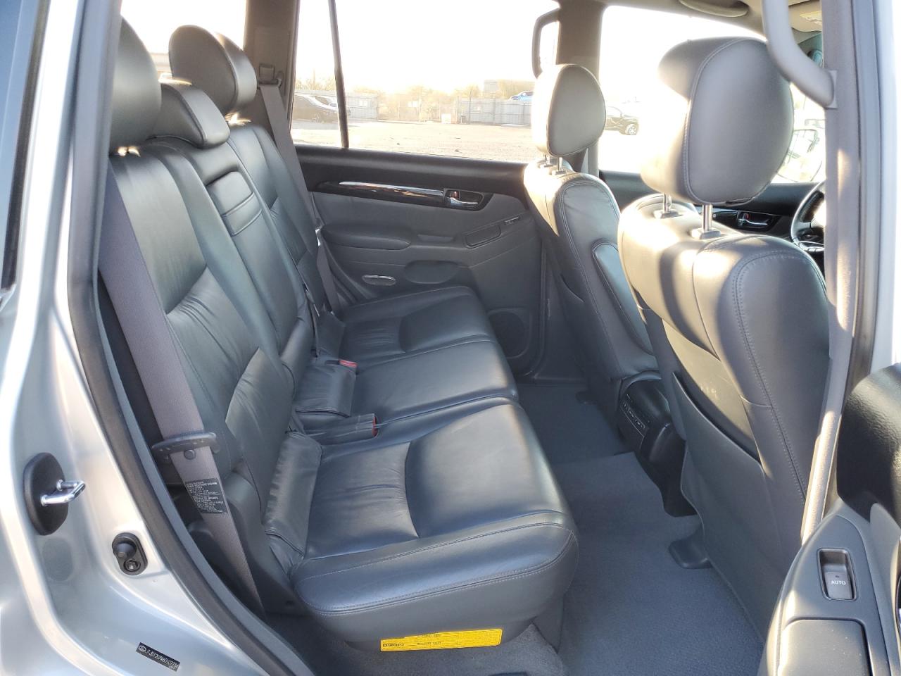 2006 Lexus GX - Image 12