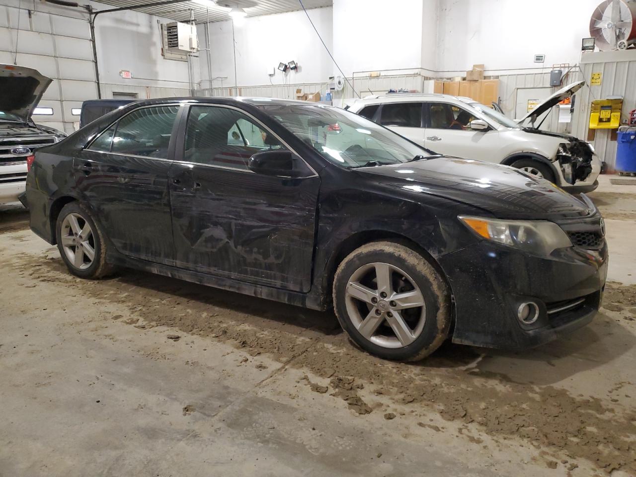 2014 Toyota Camry - Image 4
