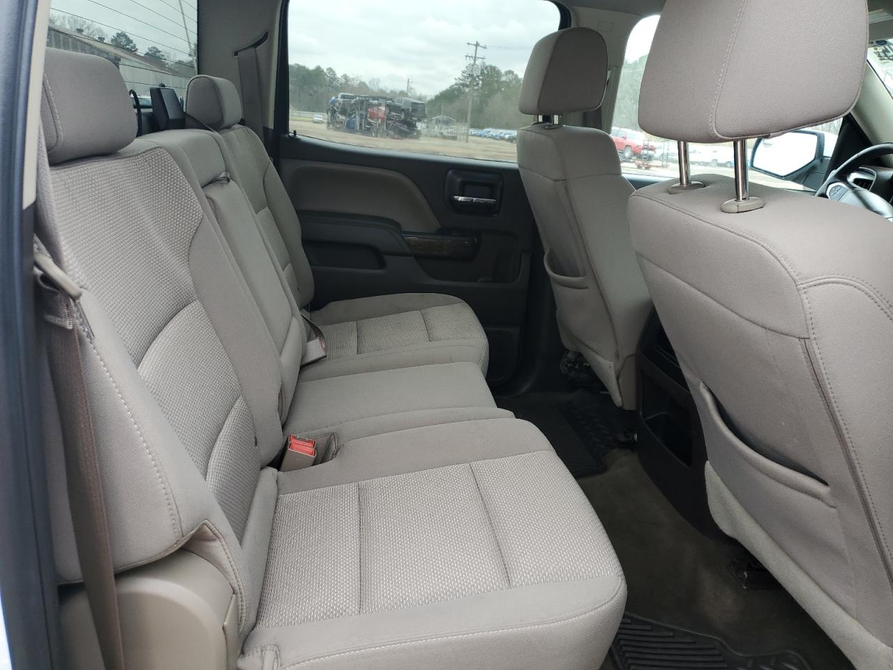 2016 Chevrolet Silverado - Image 11