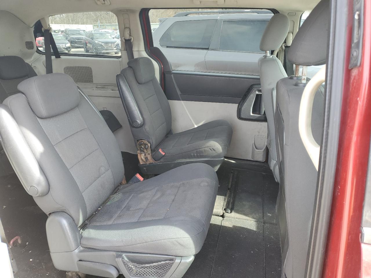 2008 Dodge Caravan - Image 11