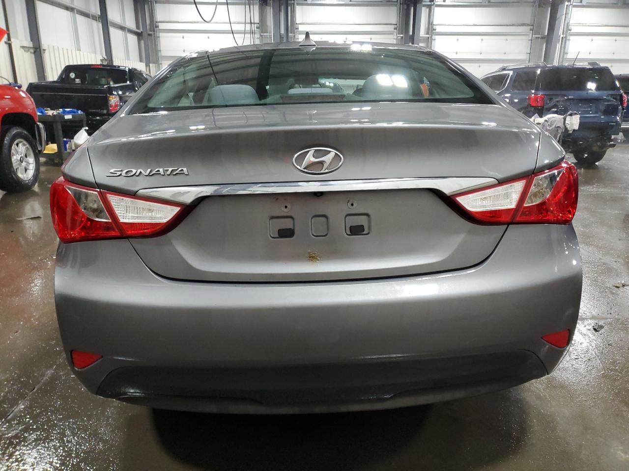 2014 Hyundai Sonata - Image 6