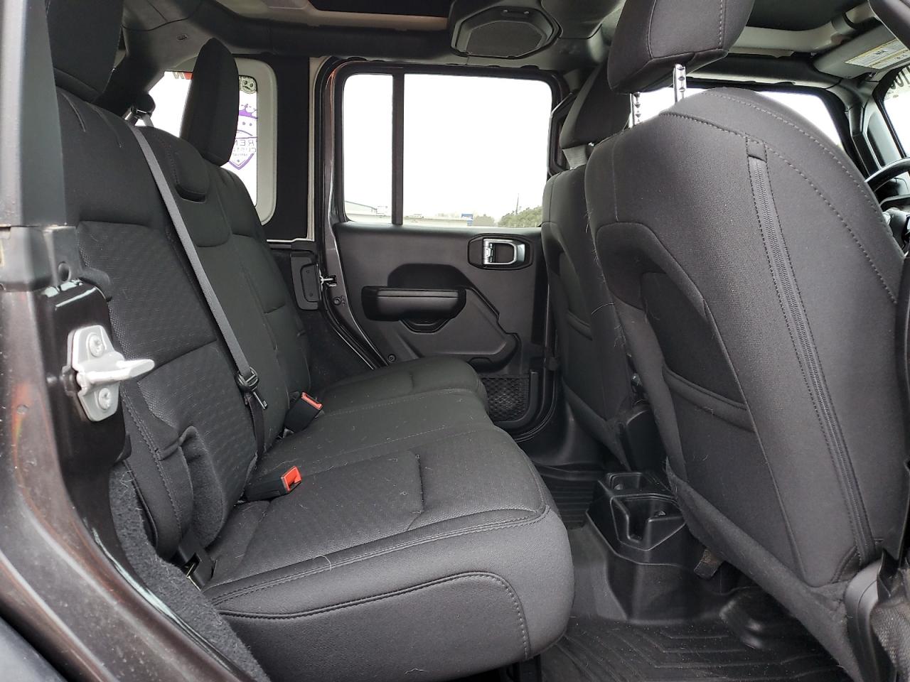 2020 Jeep Wrangler - Image 11