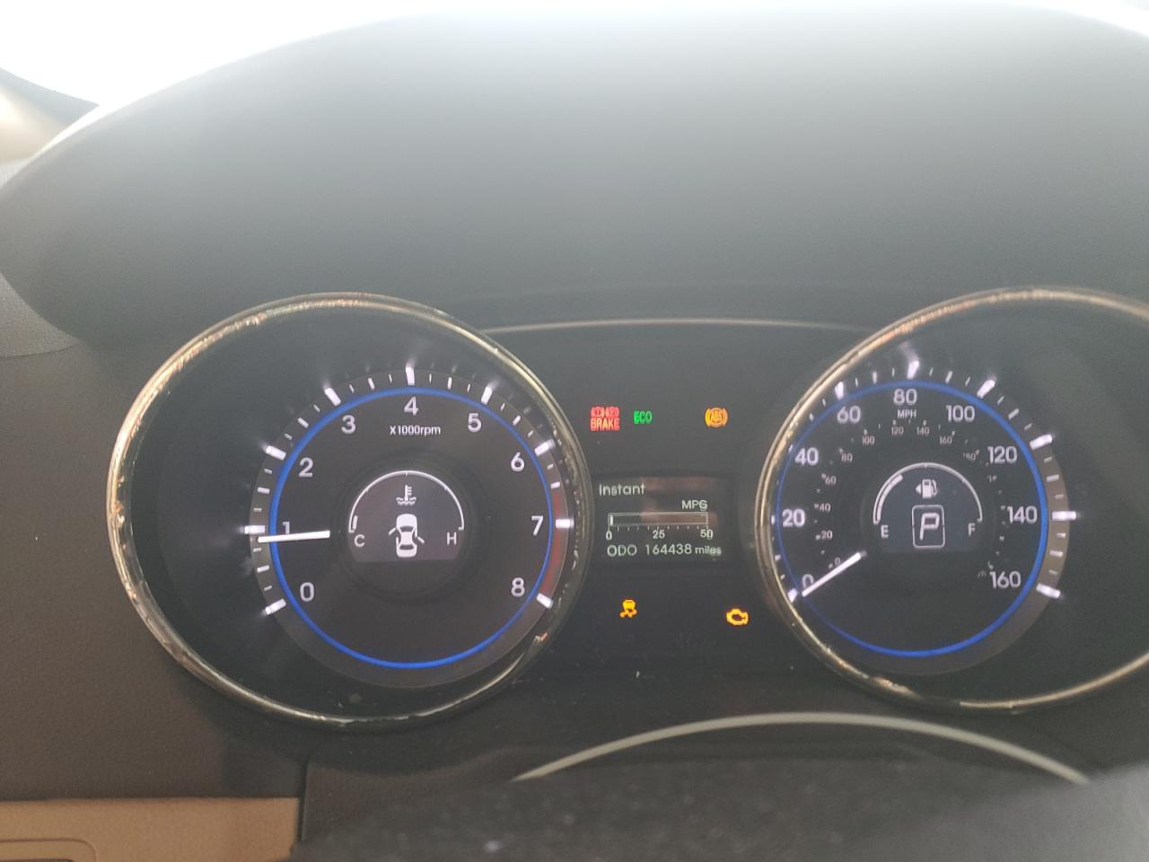 2012 Hyundai Sonata - Image 9