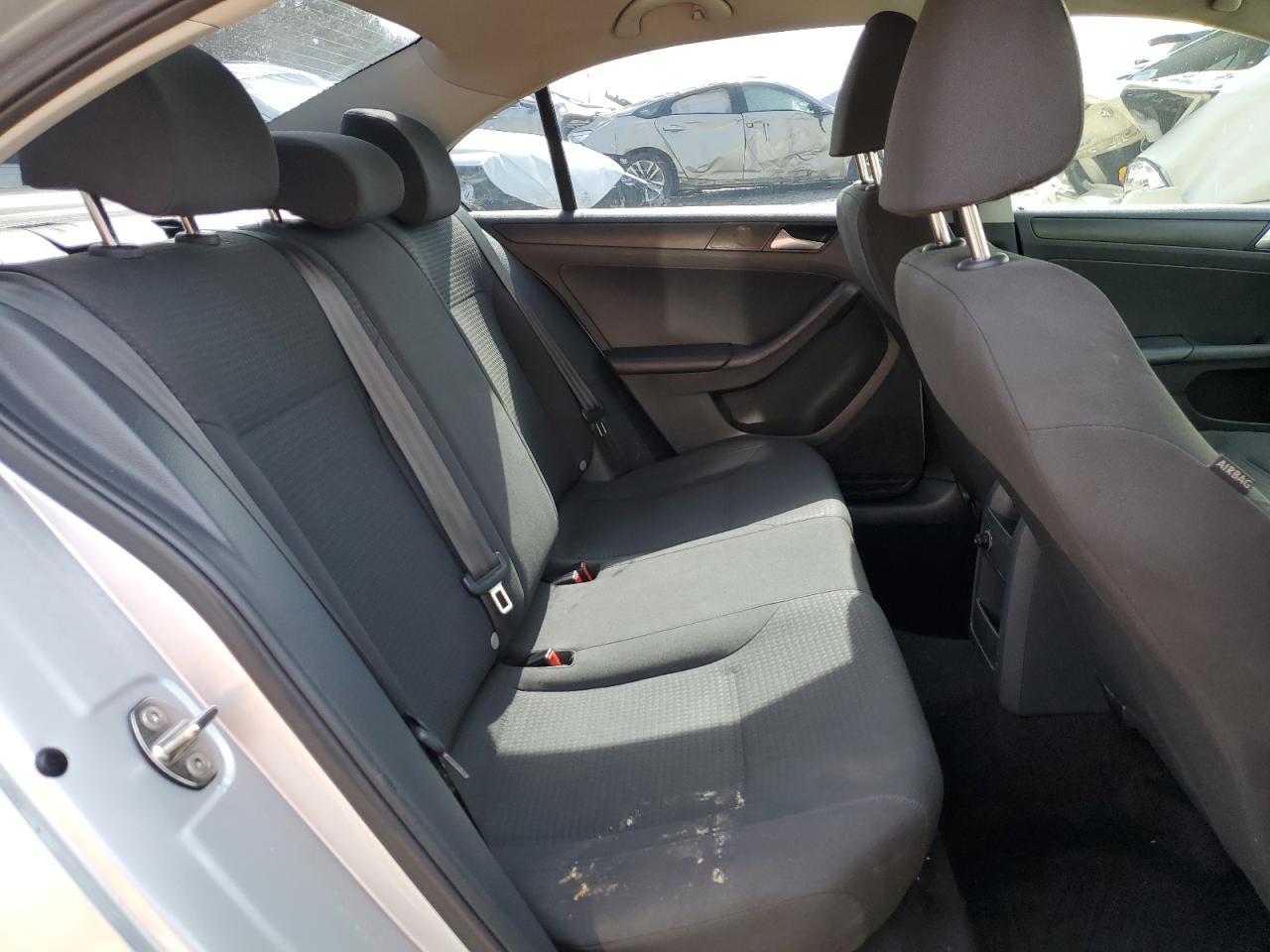 2016 Volkswagen Jetta - Image 10