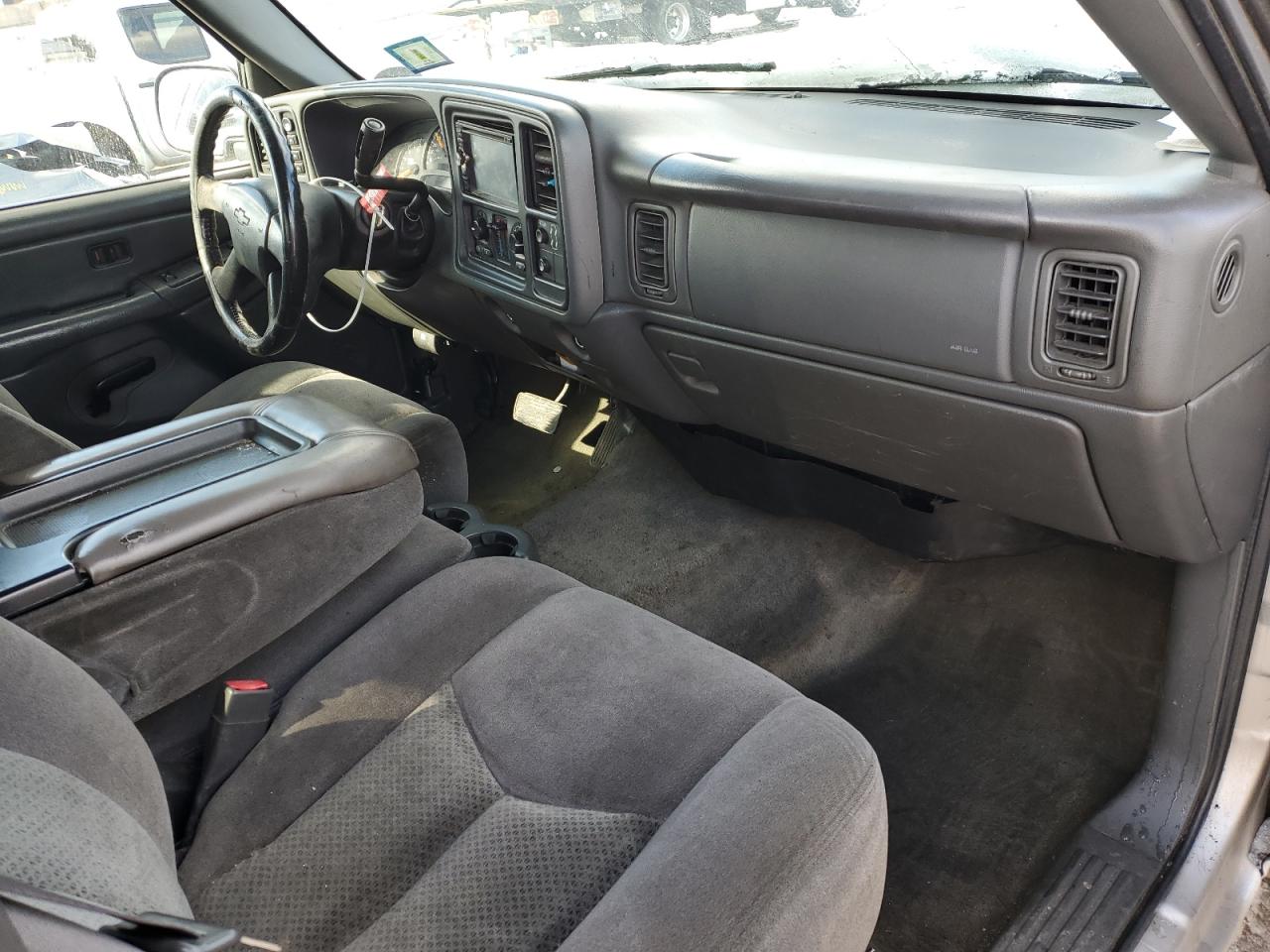 2005 Chevrolet Silverado - Image 8