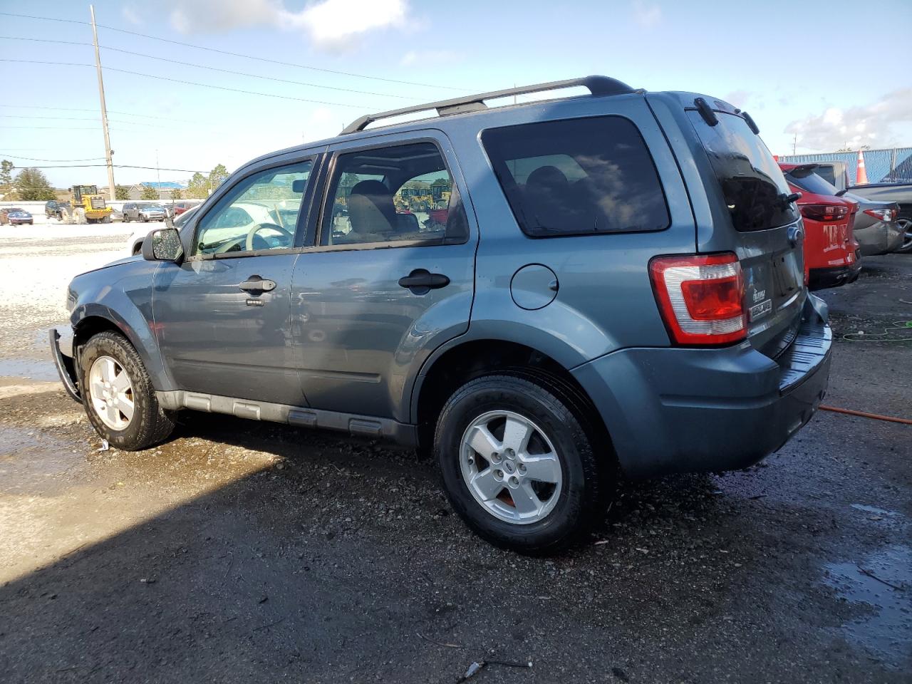 2010 Ford Escape - Image 2