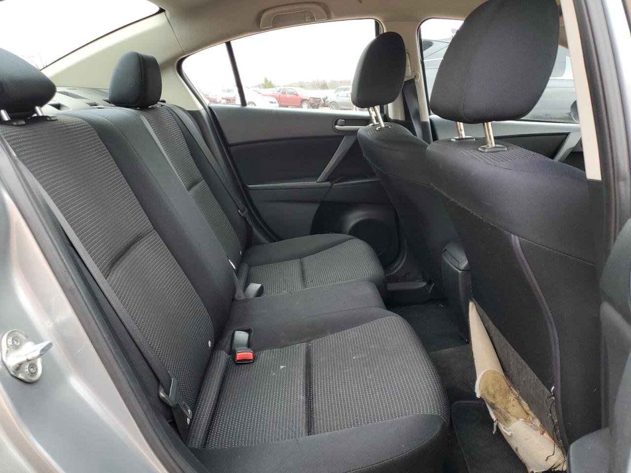 2012 Mazda 3 - Image 10