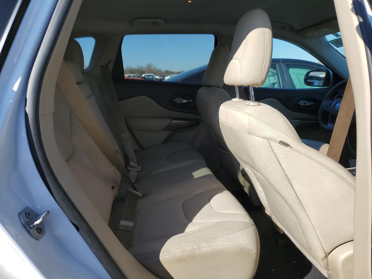 2019 Jeep Grand Cherokee - Image 11