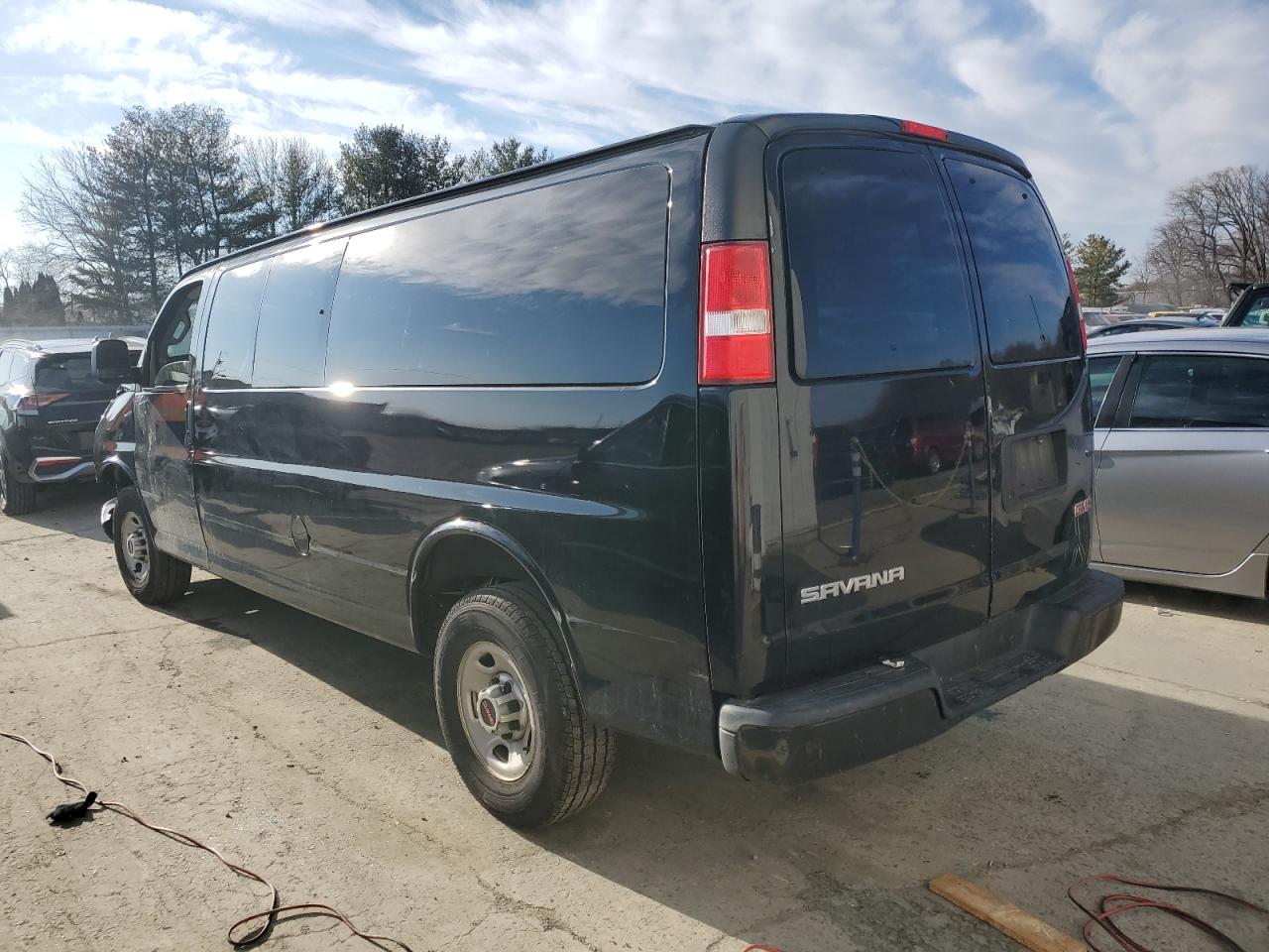 2017 GMC Savana - Image 2
