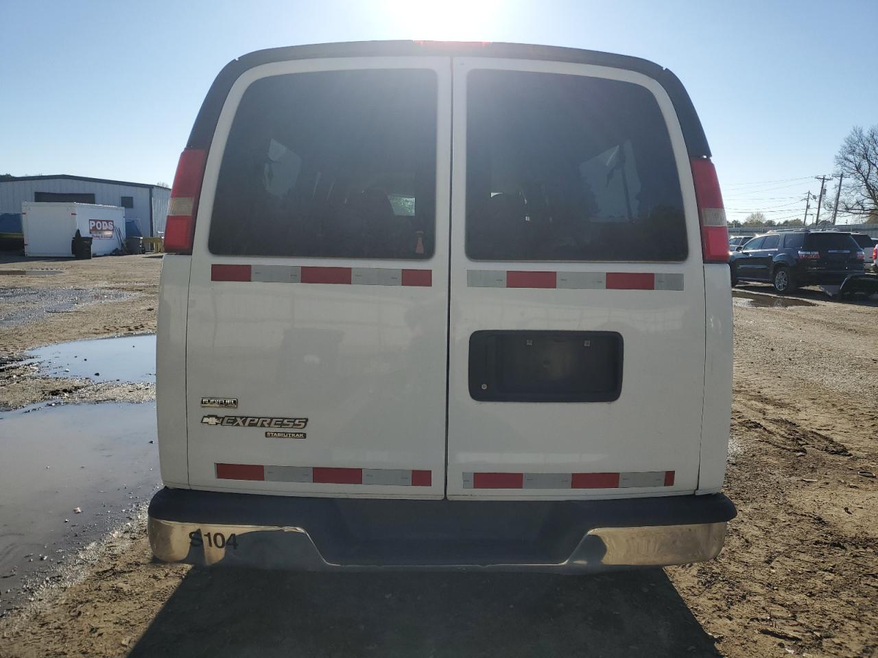 2010 Chevrolet Express - Image 6