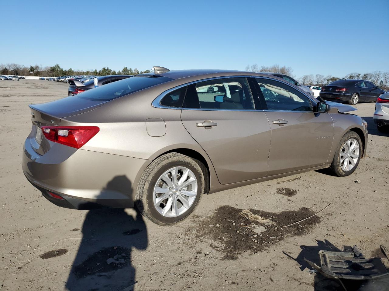 2023 Chevrolet Malibu - Image 3