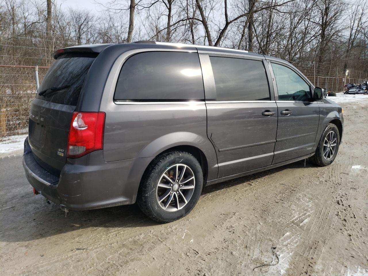 2017 Dodge Caravan - Image 3