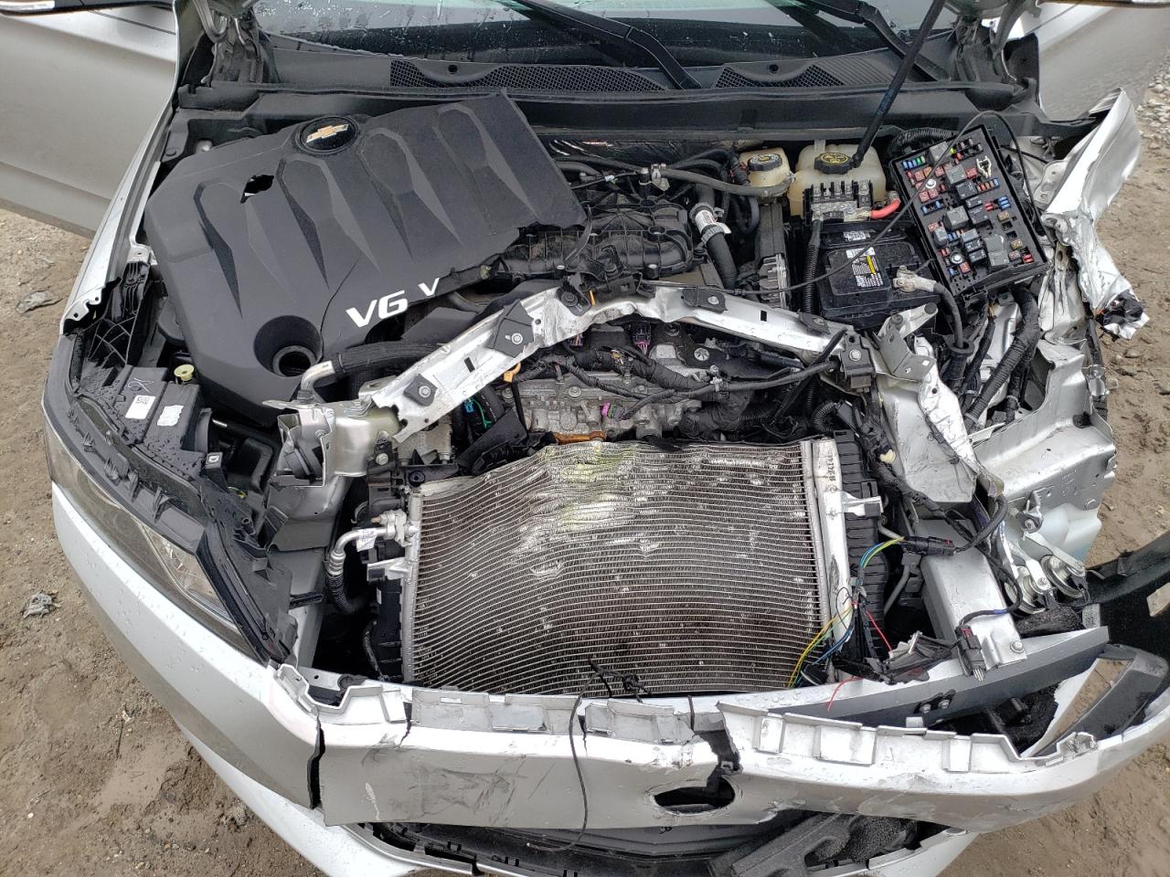 2015 Chevrolet Impala - Image 13