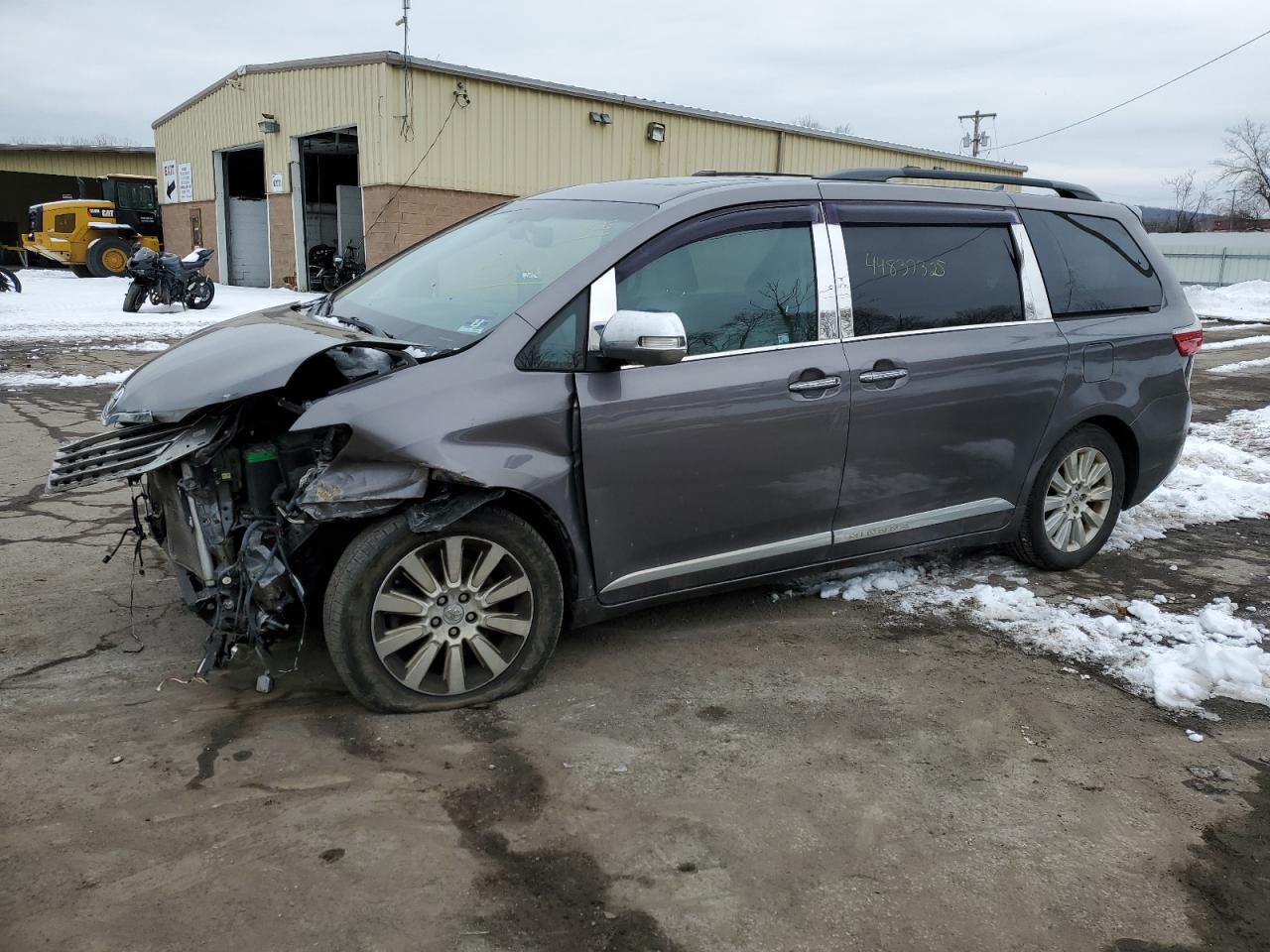 2015 Toyota Sienna - Image 1