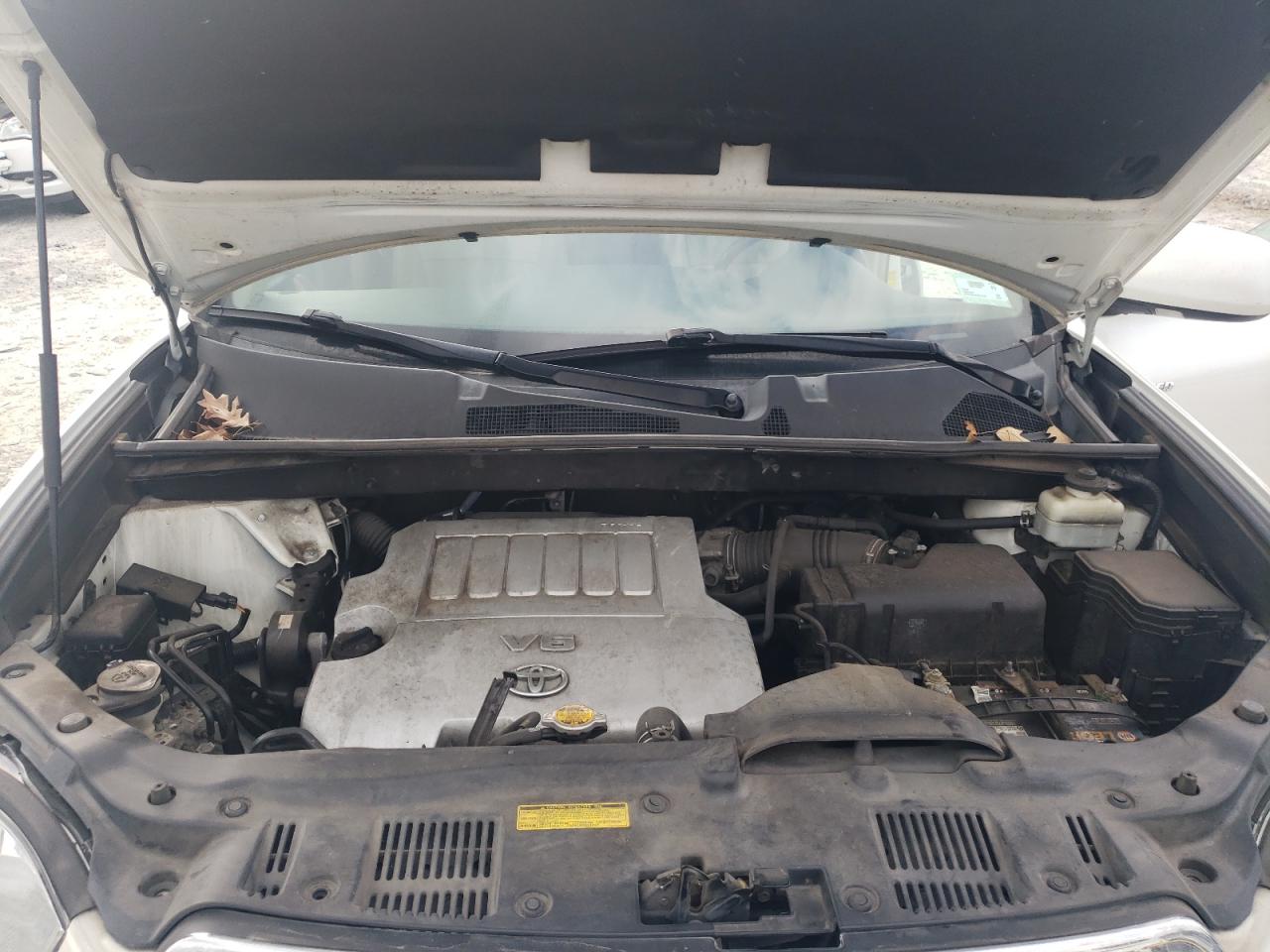 2010 Toyota Highlander - Image 12