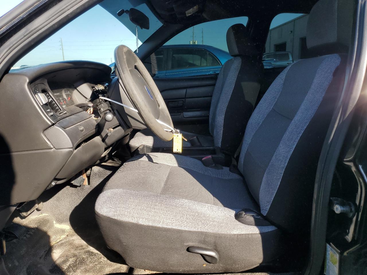 2010 Ford Crown Victoria - Image 7