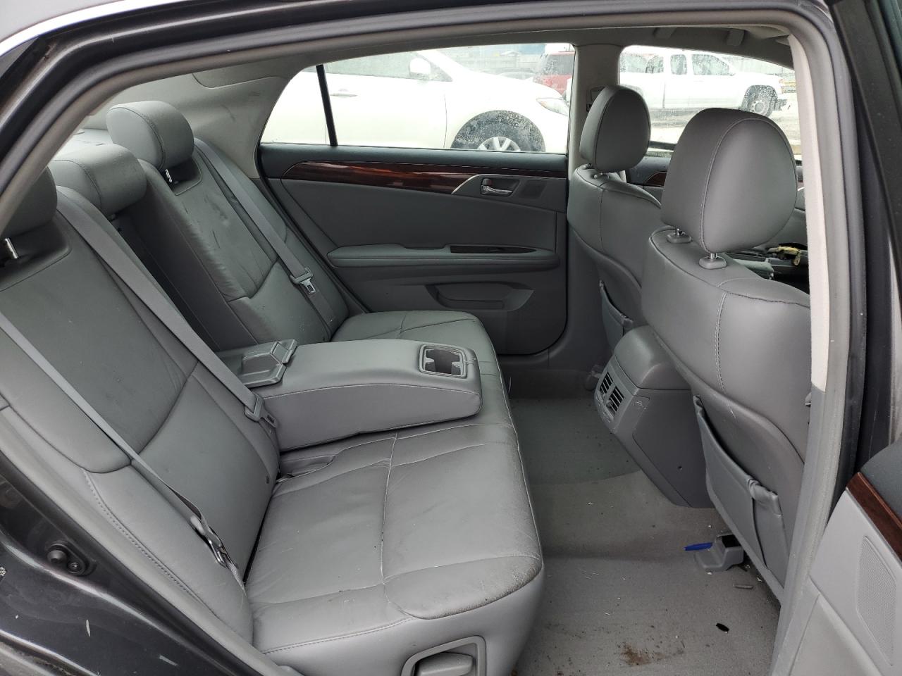 2008 Toyota Avalon - Image 10