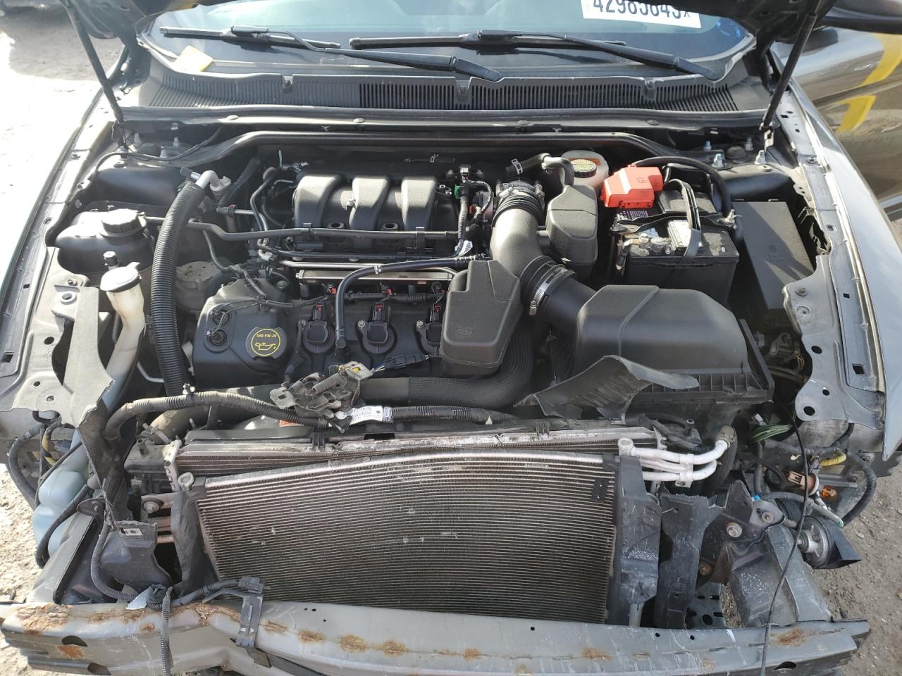 2016 Ford Taurus - Image 11