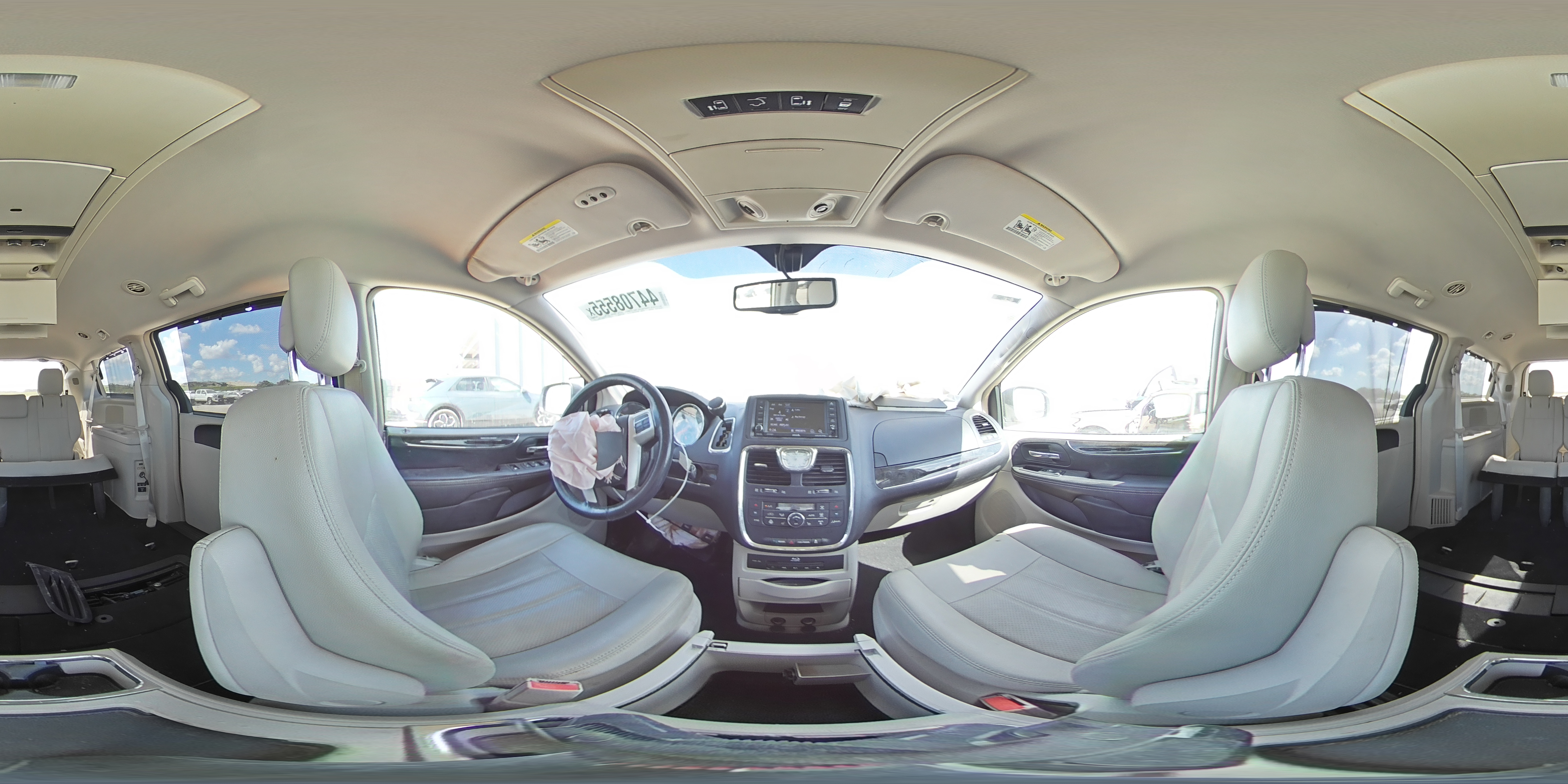2015 Chrysler Town & Country Touring L VIN: 2C4RC1CG4FR610401 Lot: 44708555