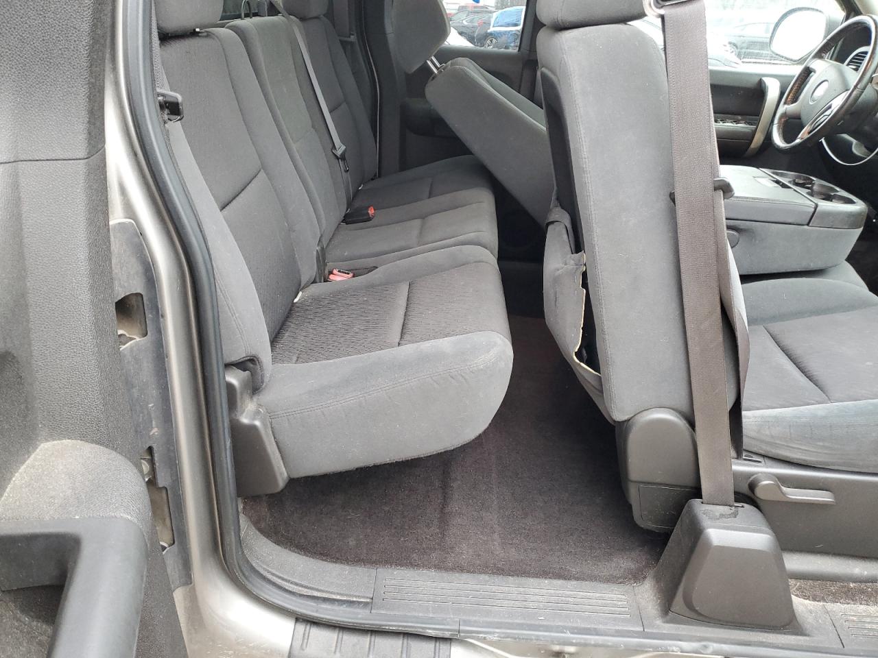 2009 Chevrolet Silverado - Image 10
