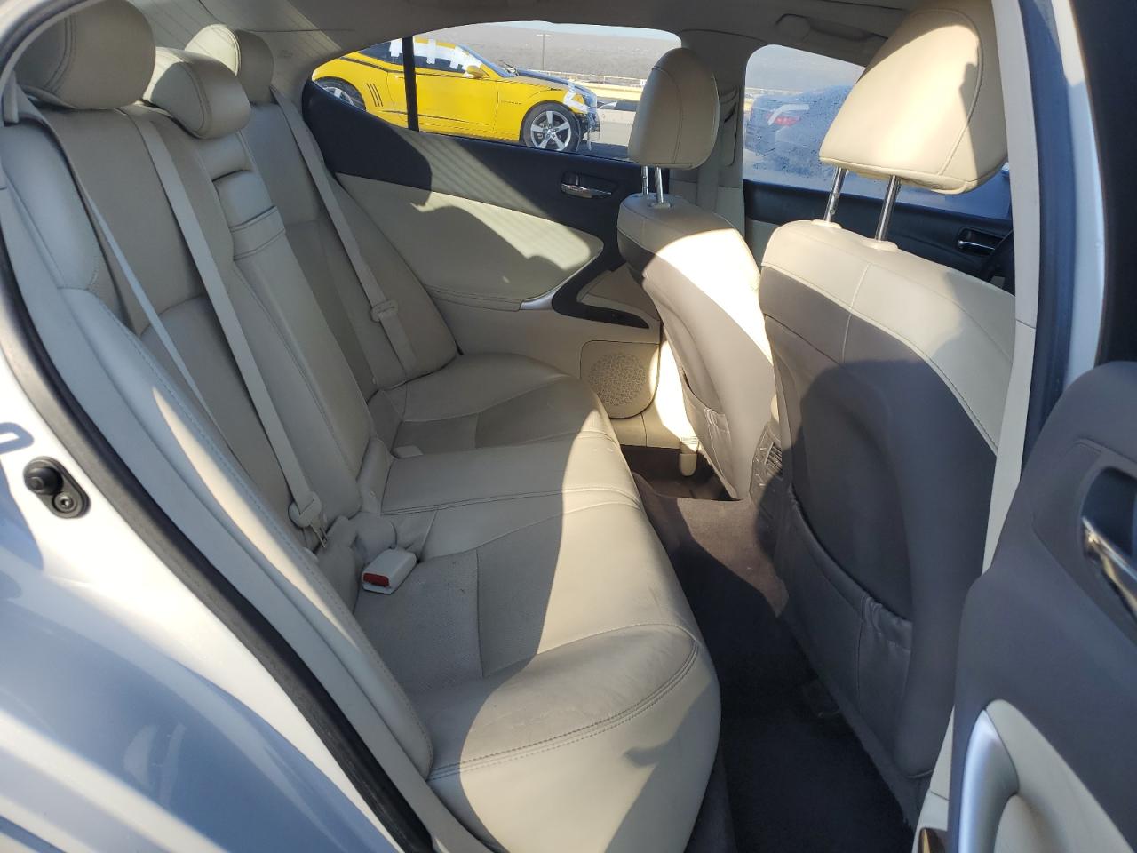 2010 Lexus IS - Image 10