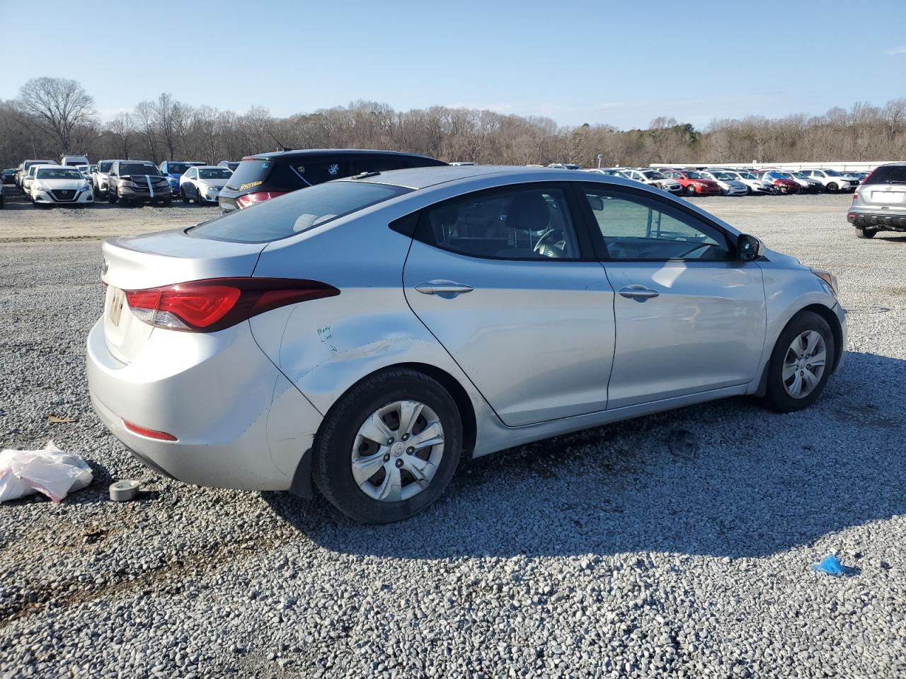 2016 Hyundai Elantra - Image 3