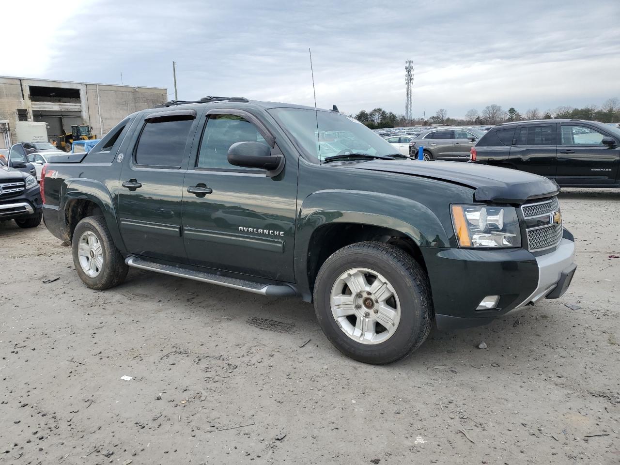 2013 Chevrolet Avalanche - Image 4