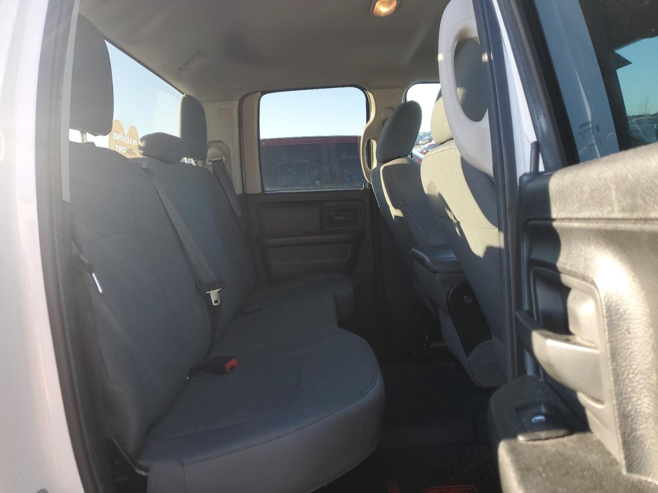 2016 RAM 1500 - Image 10