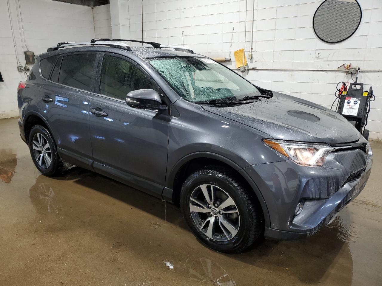 2017 Toyota RAV 4 - Image 4