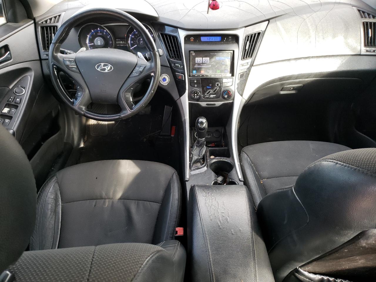 2013 Hyundai Sonata - Image 8