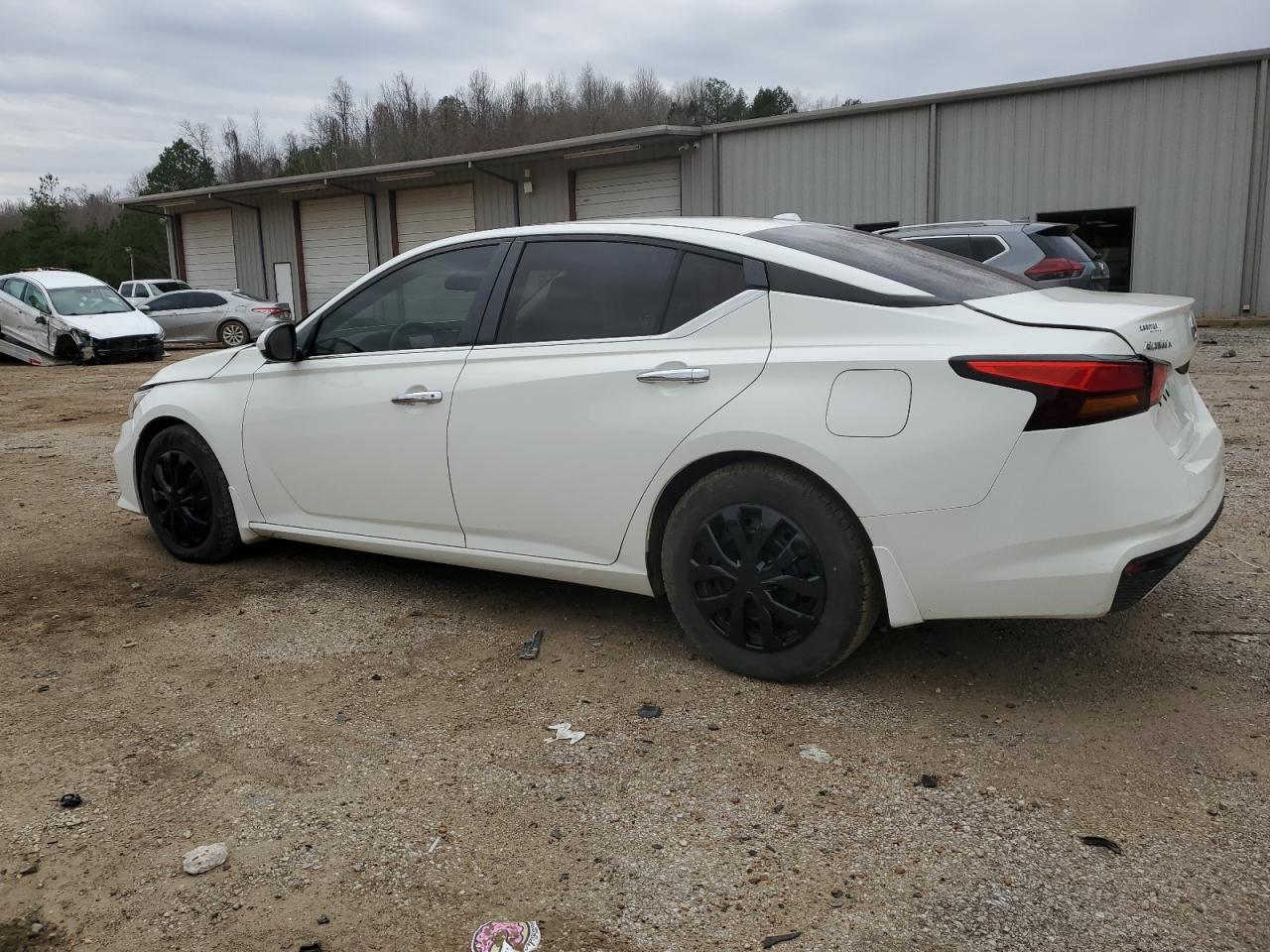 2019 Nissan Altima - Image 2