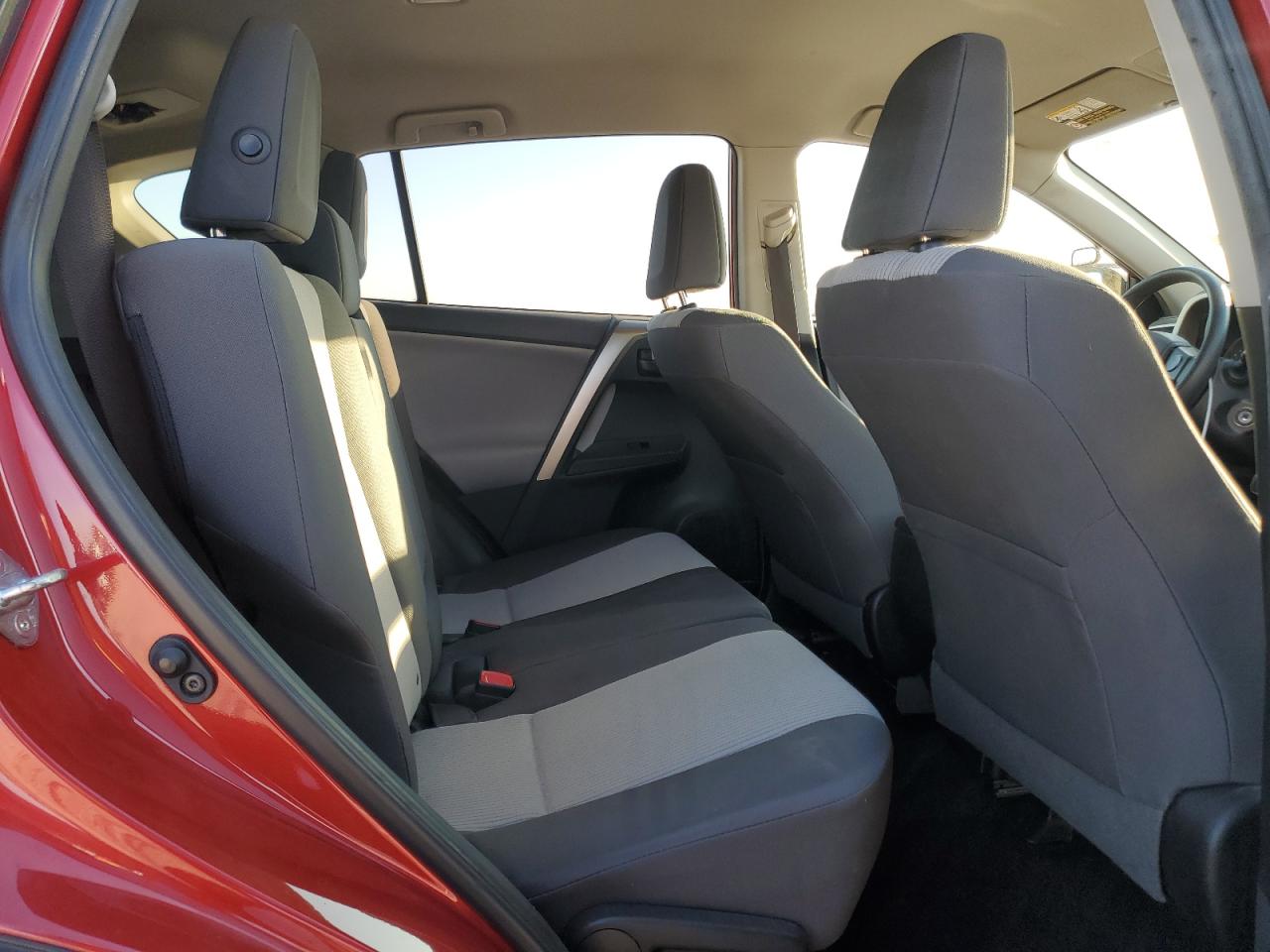 2015 Toyota RAV 4 - Image 11